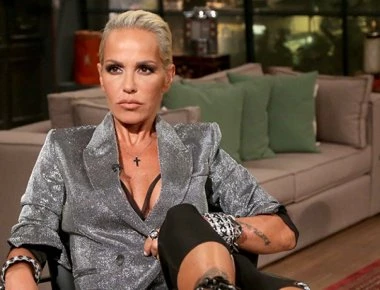 Νατάσα Καλογρίδη: «Με το σεξ έχω τη σχέση που έχω και με το τσιγάρο - Oταν μπορώ να καπνίσω κάνω τέσσερα πακέτα»!